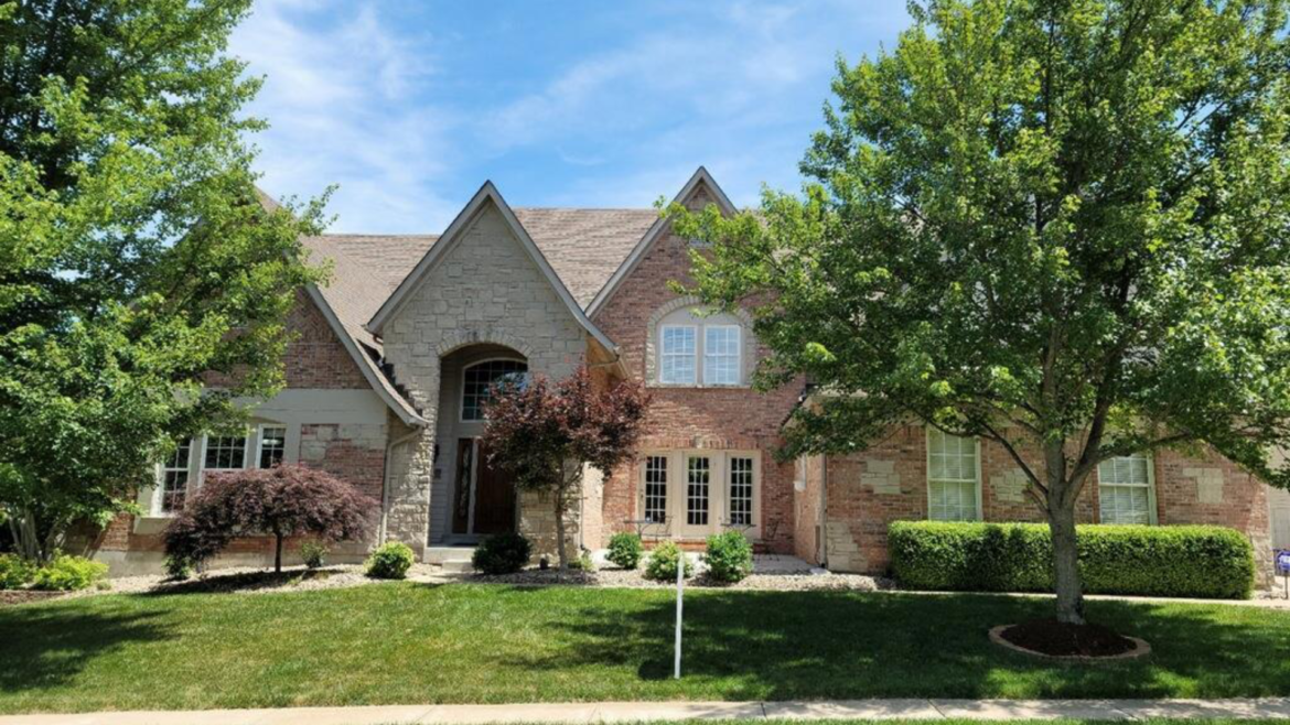 337 Greycliff Bluff Dr.  St. Louis MO 63129